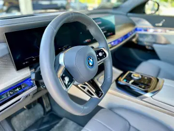 BMW i7 xDrive60 M-PAKET PRO EX-LOUNGE TV  3.800 KM