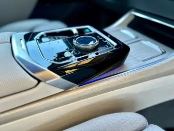 BMW i7 xDrive60 M-PAKET PRO EX-LOUNGE TV  3.800 KM