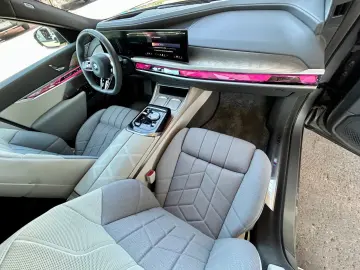 BMW i7 xDrive60 M-PAKET PRO EX-LOUNGE TV  3.800 KM