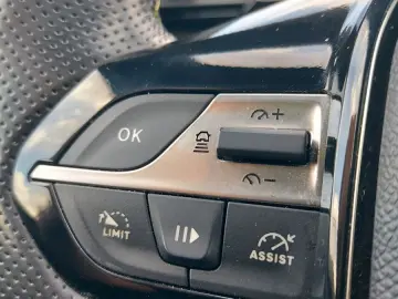 PEUGEOT 308 SW Hybrid 225 GT Pack 360  Pano AGR Massage