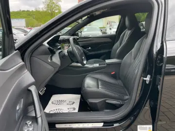 PEUGEOT 308 Hybrid 180 GT 8xFach S-Heft Pano Leder Navi