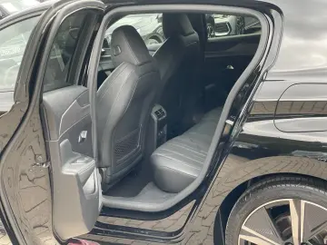 PEUGEOT 308 Hybrid 180 GT 8xFach S-Heft Pano Leder Navi