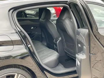 PEUGEOT 308 Hybrid 180 GT 8xFach S-Heft Pano Leder Navi