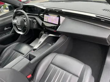 PEUGEOT 308 Hybrid 180 GT 8xFach S-Heft Pano Leder Navi