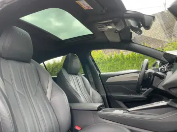 PEUGEOT 308 Hybrid 180 GT 8xFach S-Heft Pano Leder Navi