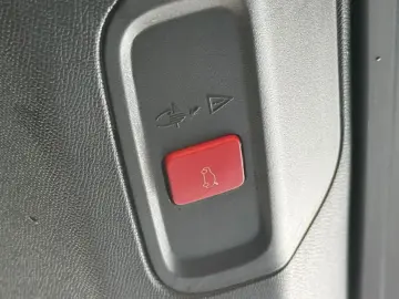 PEUGEOT 408 225PS GT Kamera Focal Leder Navi LED DAB