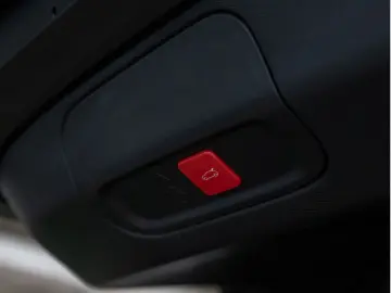 PEUGEOT 408 GT Plug-In Hybrid 225 e-EAT8 ACC MATRIX-LED