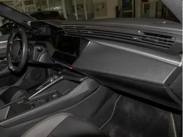 PEUGEOT 408 GT Plug-In Hybrid 225 e-EAT8 ACC MATRIX-LED