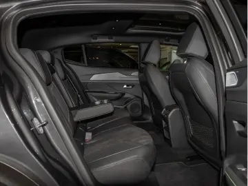 PEUGEOT 408 GT Plug-In Hybrid 225 e-EAT8 ACC MATRIX-LED