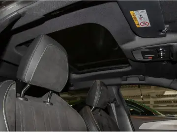 PEUGEOT 408 GT Plug-In Hybrid 225 e-EAT8 ACC MATRIX-LED