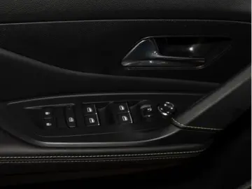 PEUGEOT 408 GT Plug-In Hybrid 225 e-EAT8 ACC MATRIX-LED