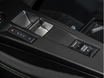 PEUGEOT 408 GT Plug-In Hybrid 225 e-EAT8 ACC MATRIX-LED