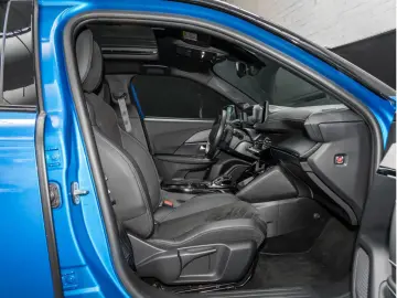 PEUGEOT e-2008 GT Pack Elektromotor 136 ACC PANO SHD LED