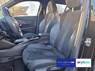PEUGEOT e-2008 GT 136 Automatik  Navi SHZ Kamera