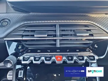 PEUGEOT e-2008 GT 136 Automatik  Navi SHZ Kamera