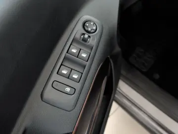 PEUGEOT Rifter L2 PureTech 130 EAT8 Allure Navi ACC Kame