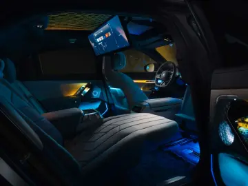 BMW 750e xDr M Sport PANO-SKY Fond-TV Executive AHK