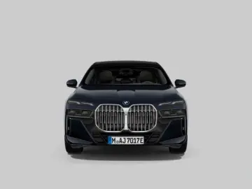 BMW 750e xDr M Sport PANO-SKY Fond-TV Executive AHK