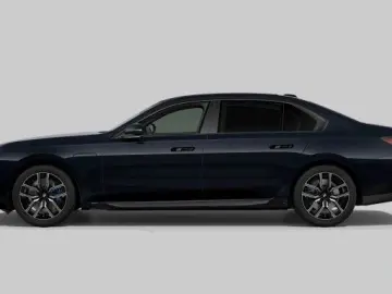 BMW 750e xDr M Sport PANO-SKY Fond-TV Executive AHK