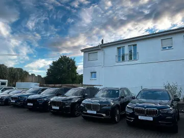 BMW 750e xDr M Sport PANO-SKY Fond-TV Executive AHK