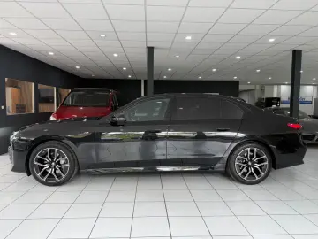 BMW 740d xDrive M-PAKET FOND-TV B&W EXECUTIVE MASSAG