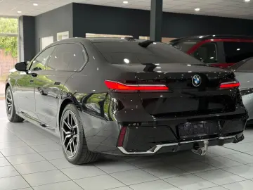 BMW 740d xDrive M-PAKET FOND-TV B&W EXECUTIVE MASSAG