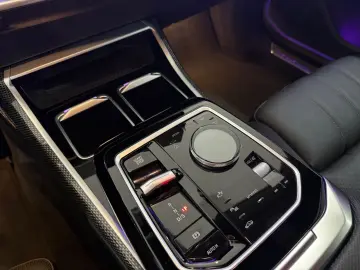 BMW 740d xDrive M-PAKET FOND-TV B&W EXECUTIVE MASSAG