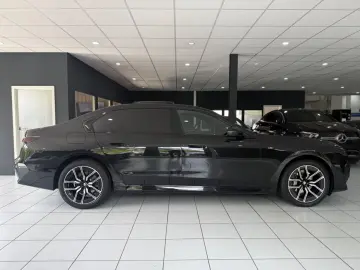 BMW 740d xDrive M-PAKET FOND-TV B&W EXECUTIVE MASSAG