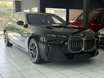 BMW 740d xDrive M-PAKET FOND-TV B&W EXECUTIVE MASSAG