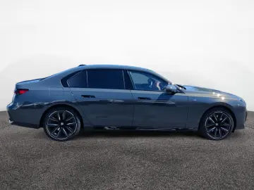 BMW 740d xDrive M Sport Panorama AHK SHZ