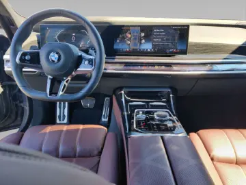 BMW 740d xDrive M Sport Panorama AHK SHZ