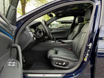 BMW 545e xDrive M-Sportpaket Laser Glasdach Massage