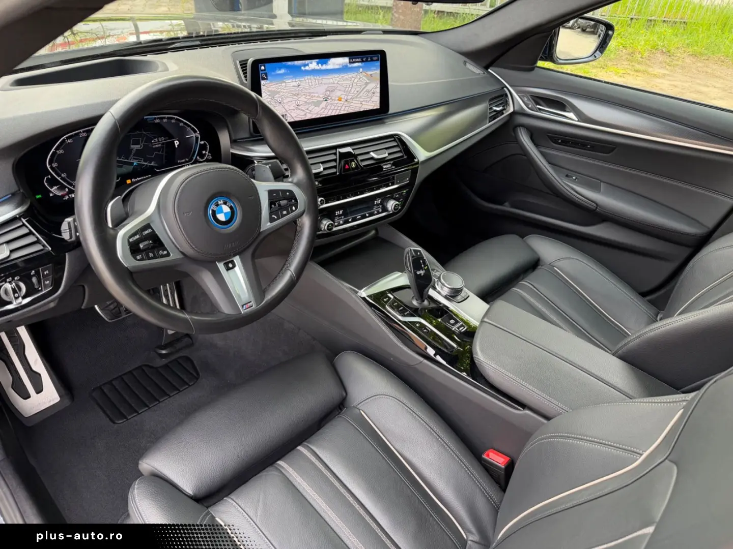 BMW 545e xDrive M-Sportpaket Laser Glasdach Massage