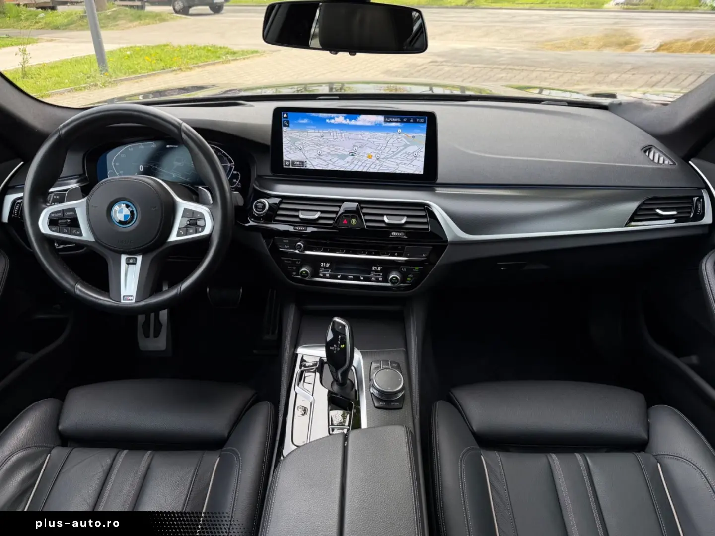 BMW 545e xDrive M-Sportpaket Laser Glasdach Massage