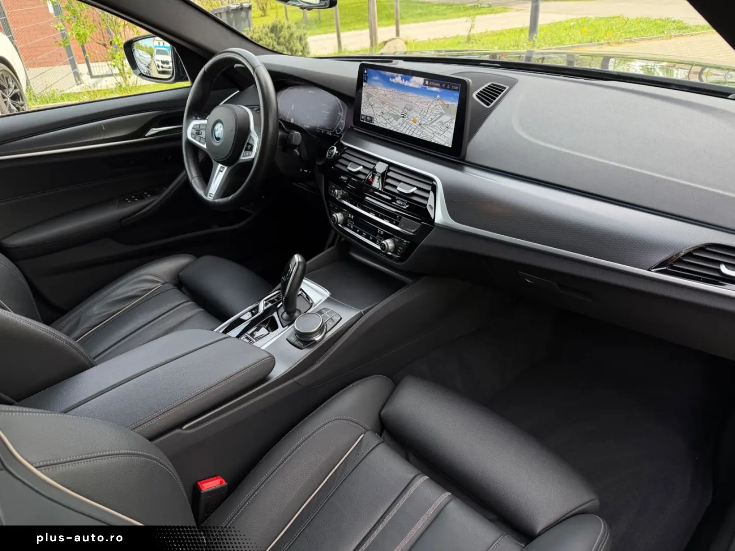 BMW 545e xDrive M-Sportpaket Laser Glasdach Massage