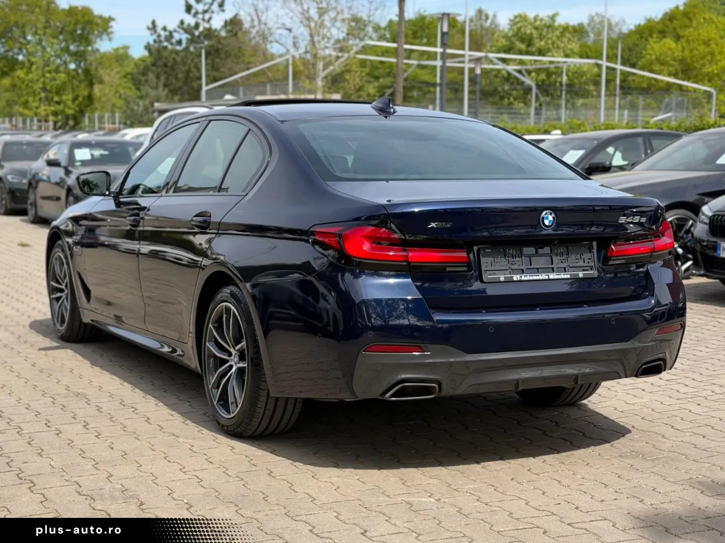 BMW 545e xDrive M-Sportpaket Laser Glasdach Massage
