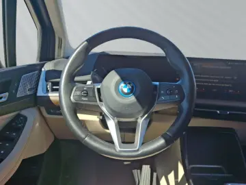 BMW 230 e xDrive Luxury Line h&k Panorama HUD AHK