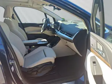 BMW 230 e xDrive Luxury Line h&k Panorama HUD AHK