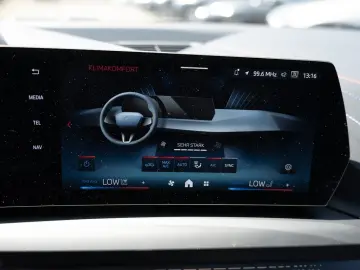 BMW 135 xDrive PANO HUD 360  LED AKTIVSITZE ACC H K