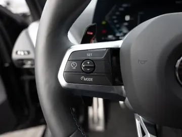 BMW 135 xDrive PANO HUD 360  LED ACC NAVI H K SHZ