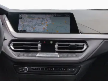 BMW 120d xDrive Advantage LiveProf Tempo LED PDC SHZ
