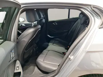 BMW 120d xDrive M Sport AHK LiveCockpitProf PDC LED
