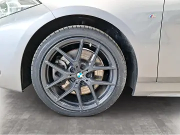 BMW 120d xDrive M Sport AHK LiveCockpitProf PDC LED