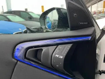 BMW X3 M50 M Sport PRO AHK Pano ICONIC Stdheiz Pa Da