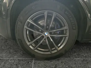 BMW X4 M40d 20 Zoll Panoram Sitzbelüftung Laser