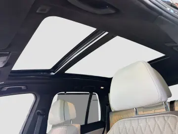 BMW X5 M60i Sky Lounge MSport Pro Massage