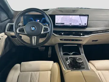 BMW X5 M60i Sky Lounge MSport Pro Massage