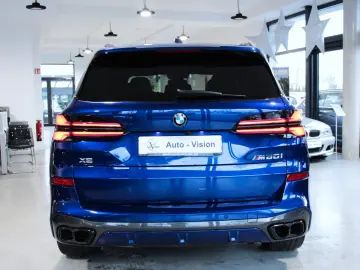 BMW X5 M60i LCI xDrive  V8 Marina Bay Pano Tartufo