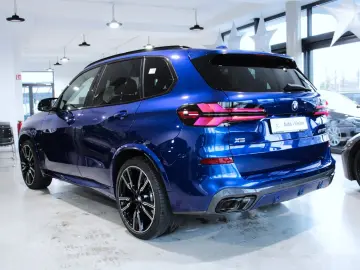 BMW X5 M60i LCI xDrive  V8 Marina Bay Pano Tartufo