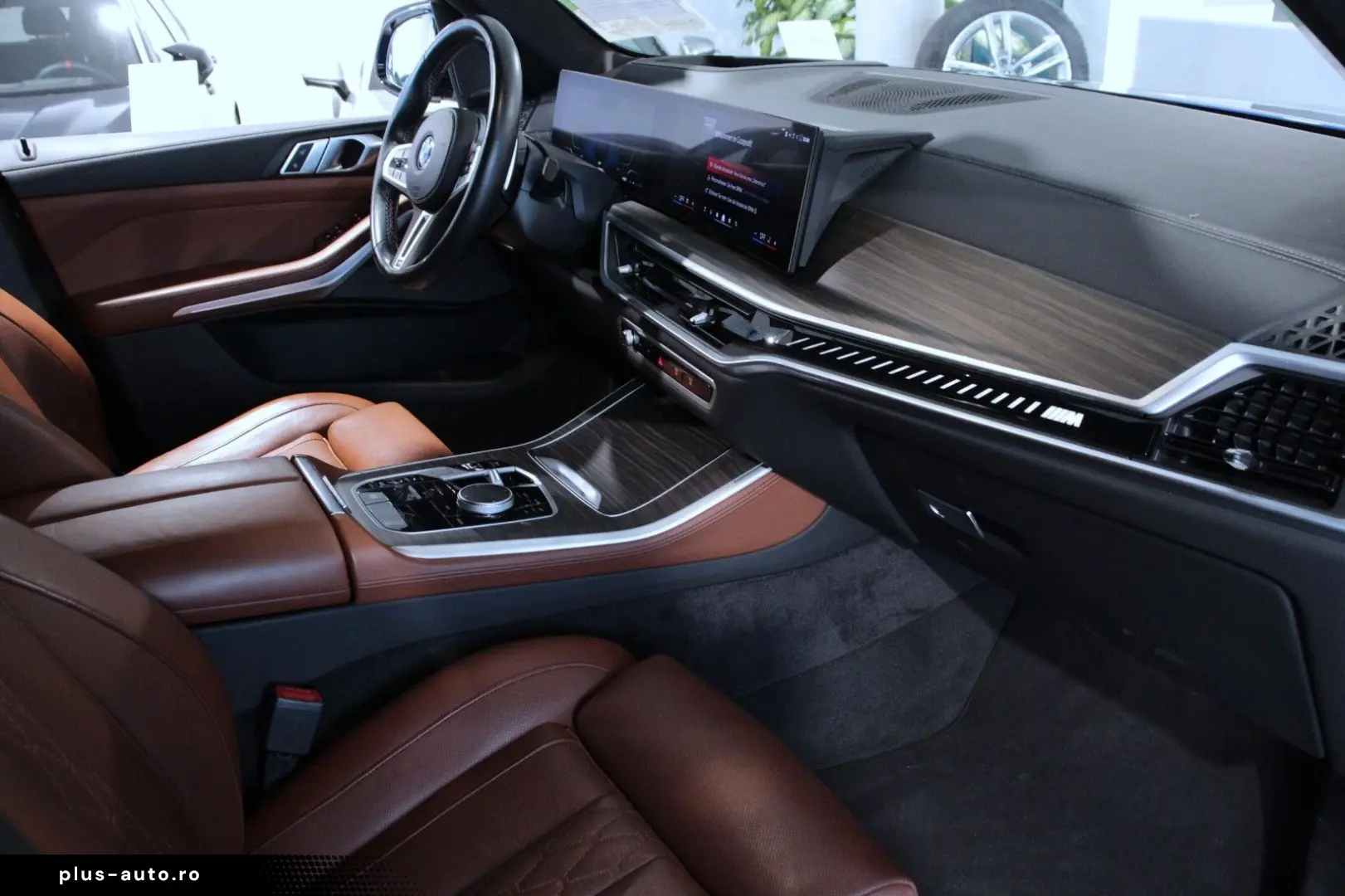 BMW X5 M60i LCI xDrive  V8 Marina Bay Pano Tartufo
